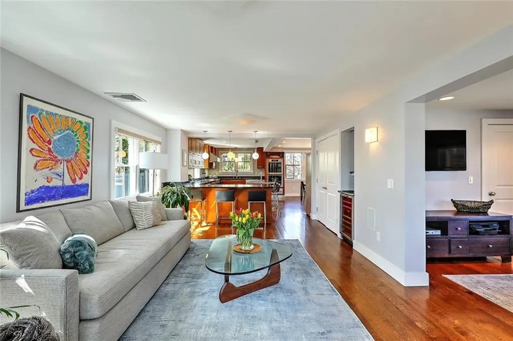 19 Seaview Avenue Cranston RI 02905