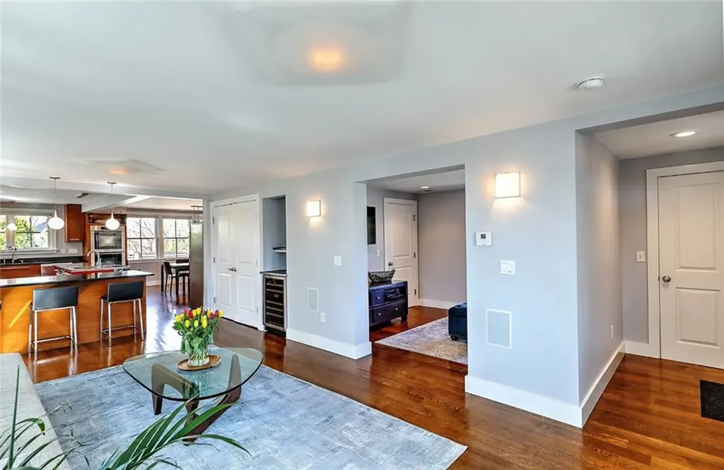 19 Seaview Avenue Cranston RI 02905