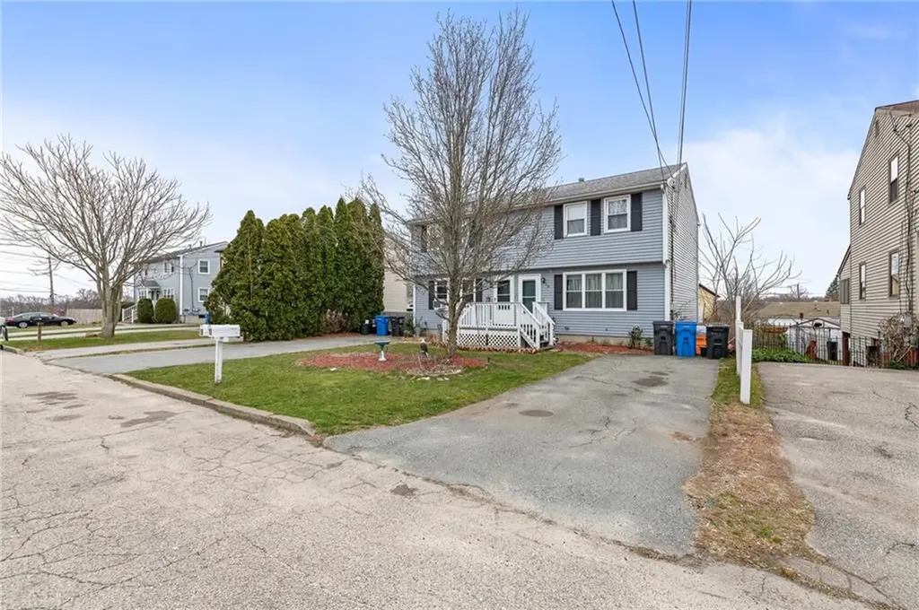 16 Pavilion Court Cranston RI 02920