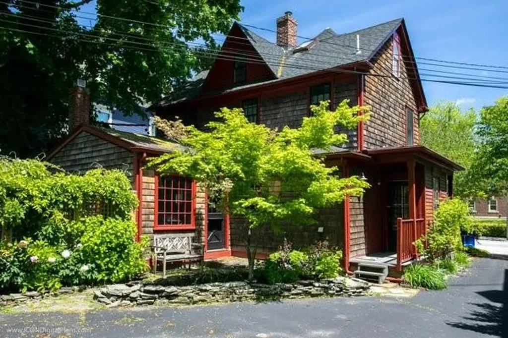 300 Broadway Newport RI 02840