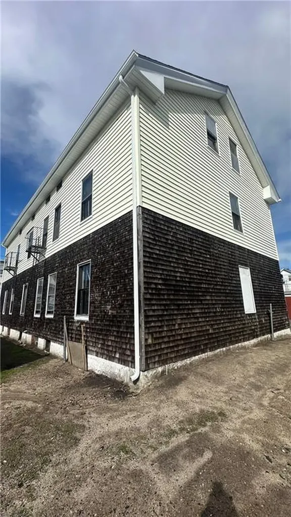 91 Slater Street Pawtucket RI 02860