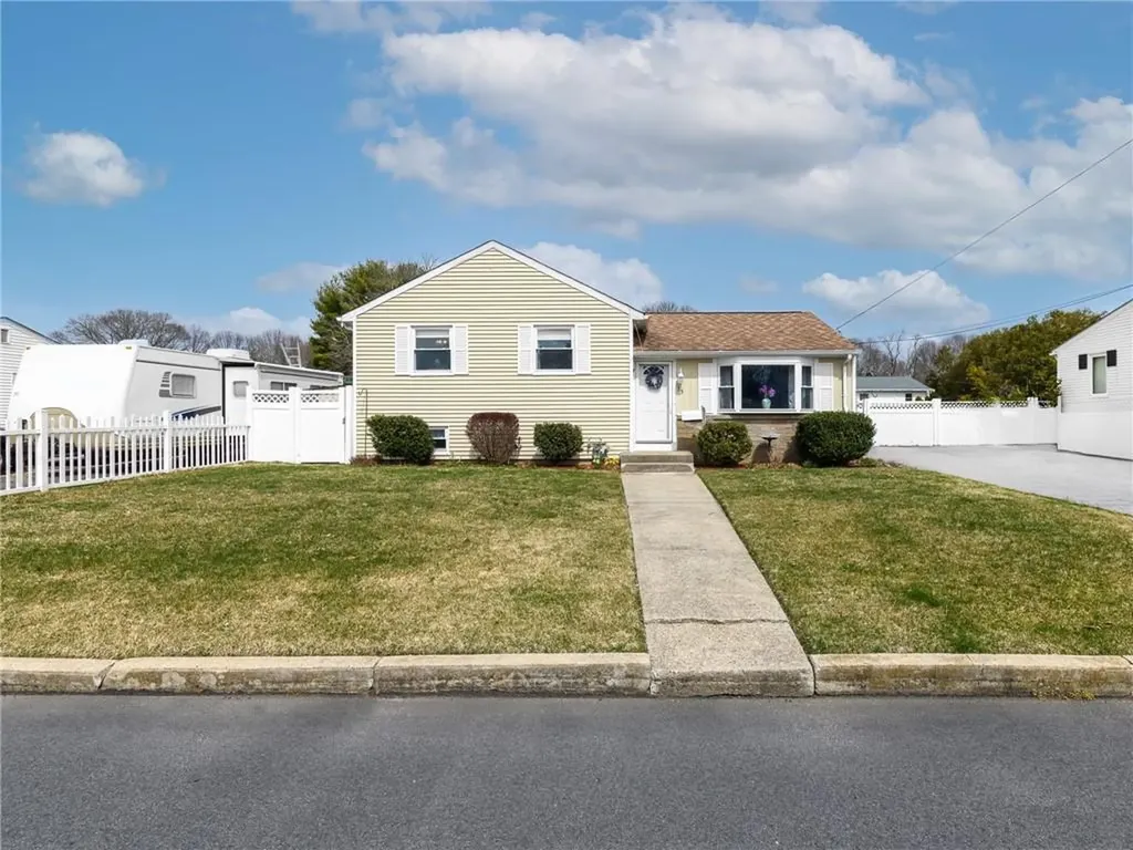 35 Carnation Drive Warwick RI 02886