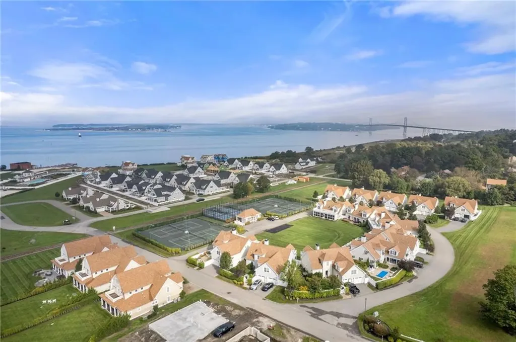 113 Newport Harbor Drive Portsmouth RI 02871