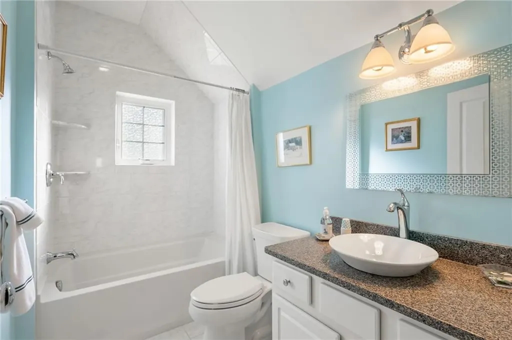 113 Newport Harbor Drive Portsmouth RI 02871
