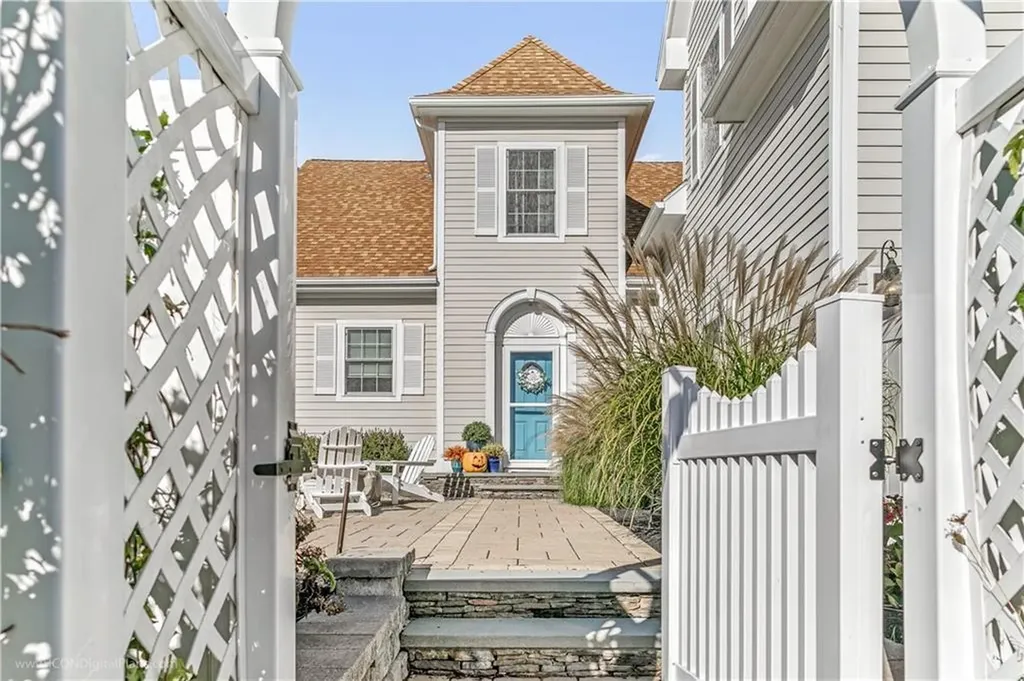 113 Newport Harbor Drive Portsmouth RI 02871