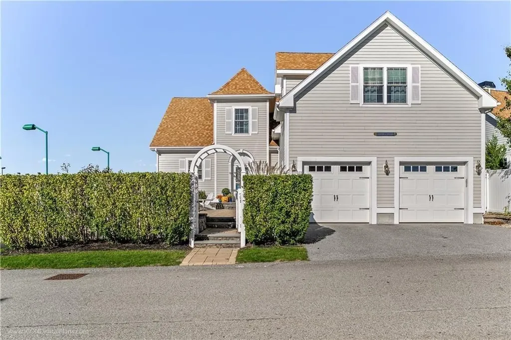 113 Newport Harbor Drive Portsmouth RI 02871