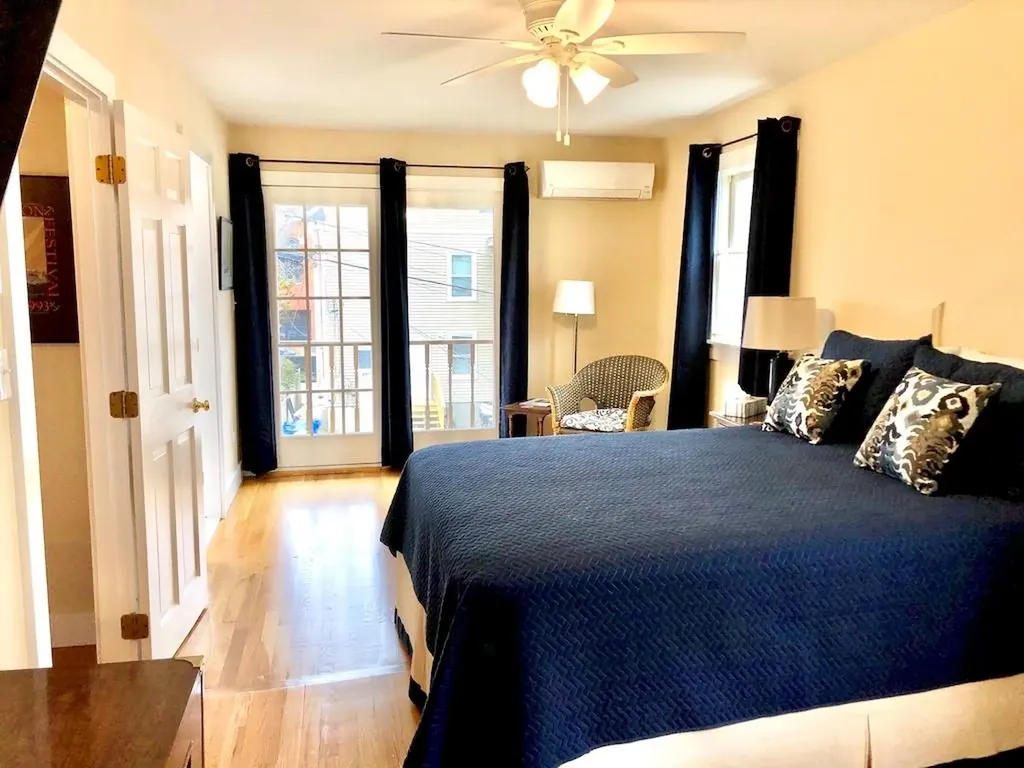 12 Howard Street Newport RI 02840