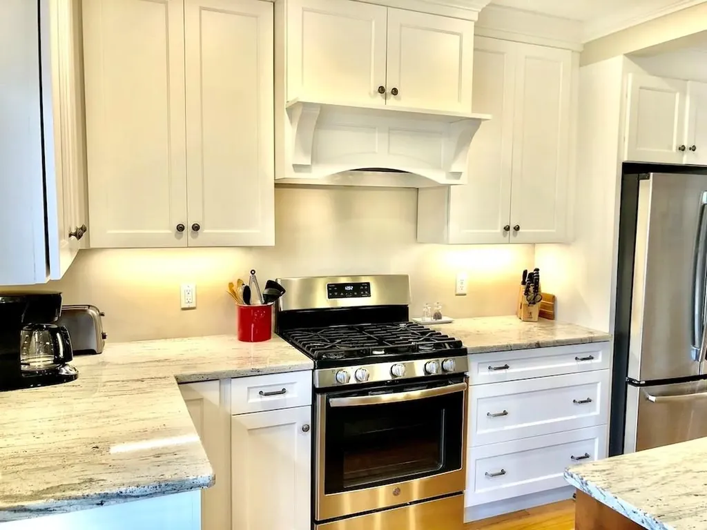 12 Howard Street Newport RI 02840