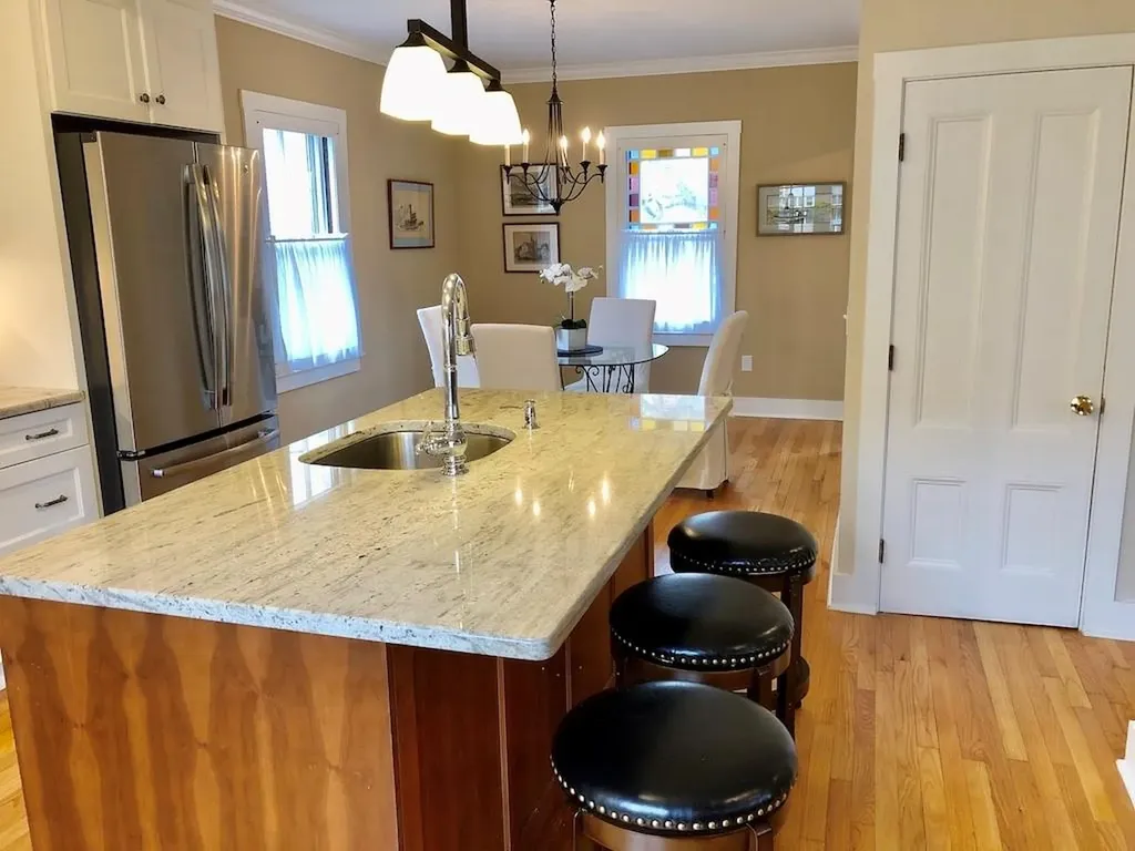 12 Howard Street Newport RI 02840