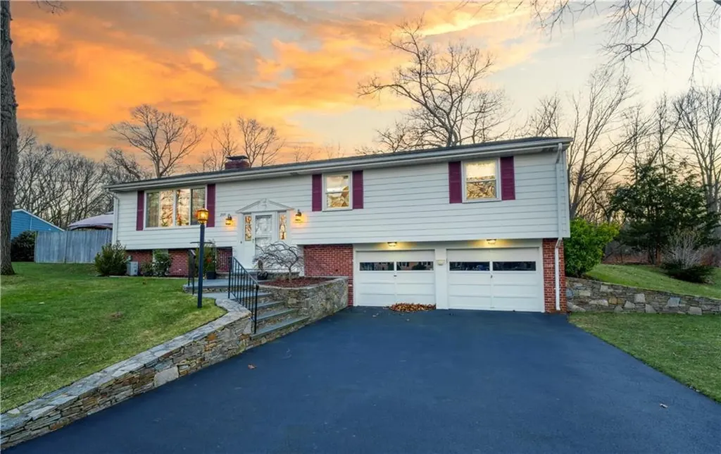 209 Northbridge Avenue Warwick RI 02886