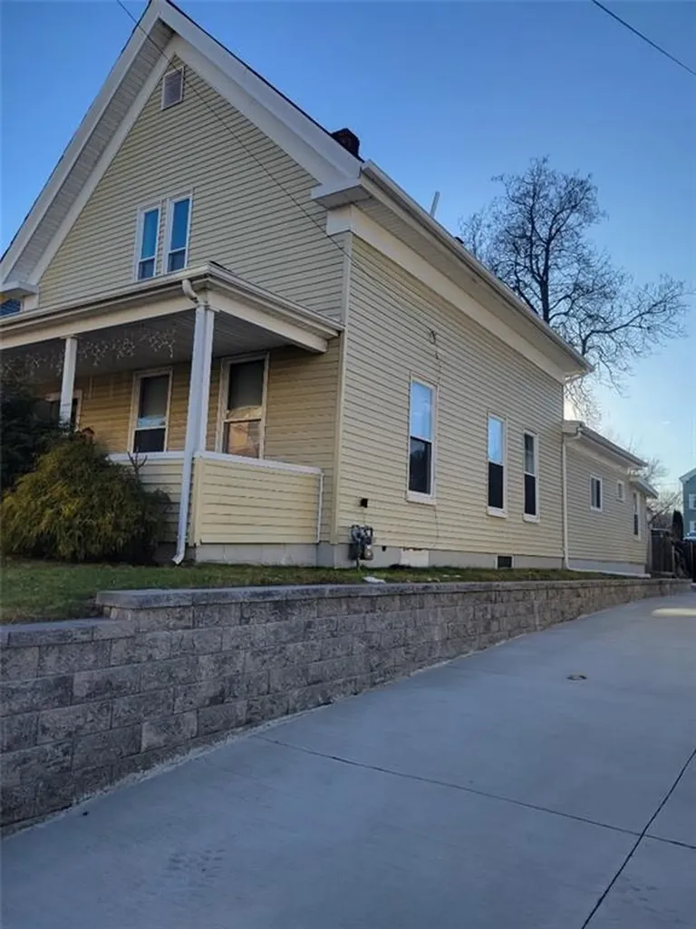 238 2nd Avenue Woonsocket RI 02895