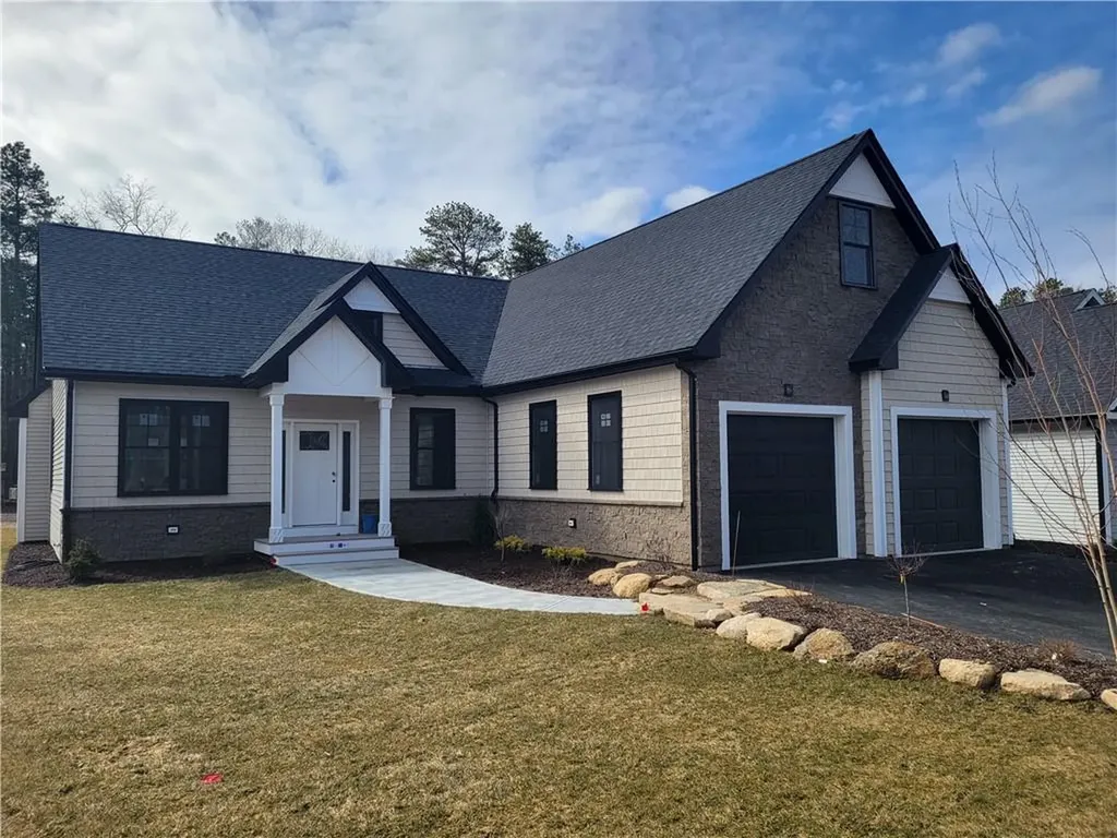 8 Sunset Lake Circle Coventry RI 02816