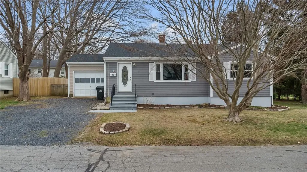 14 Sherwood Road Middletown RI 02842