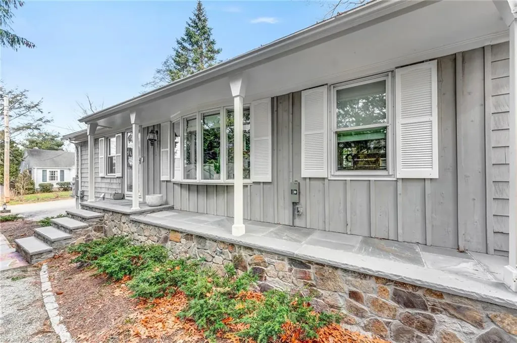 16 Samoset Avenue Barrington RI 02806