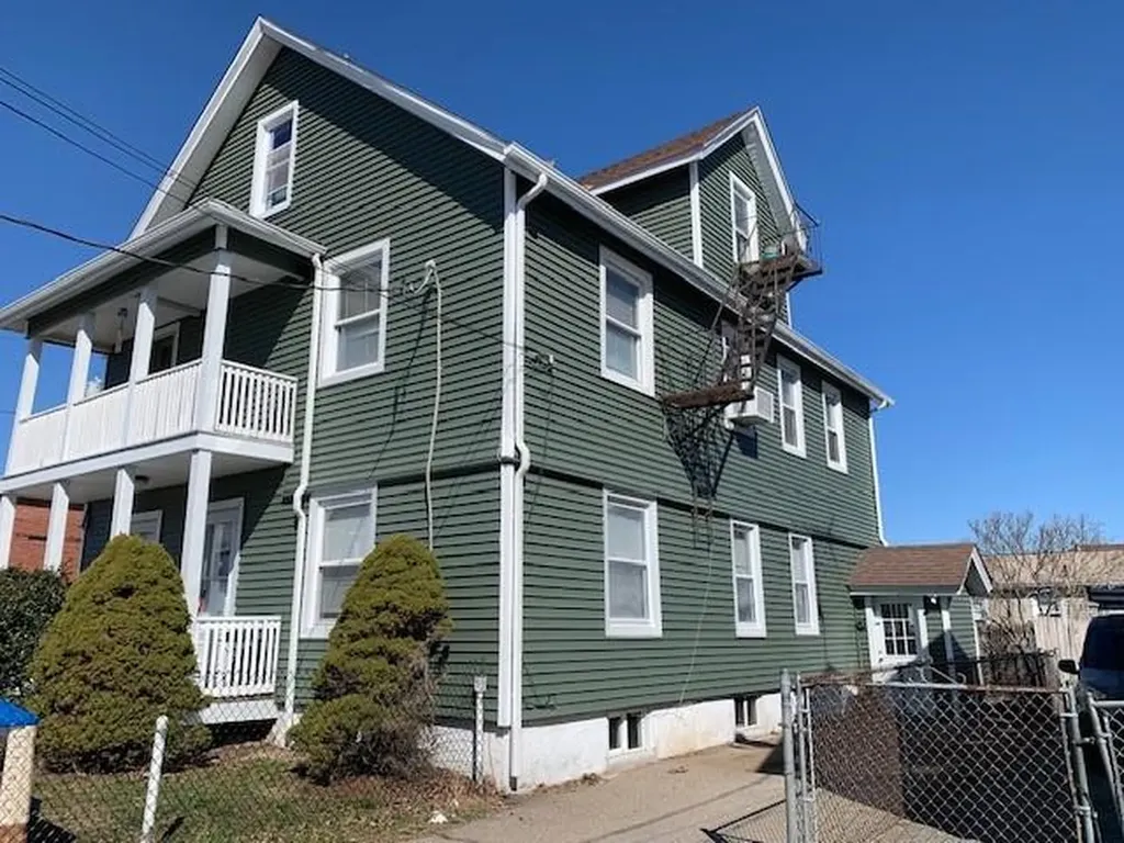 320 Evergreen Street Pawtucket RI 02861