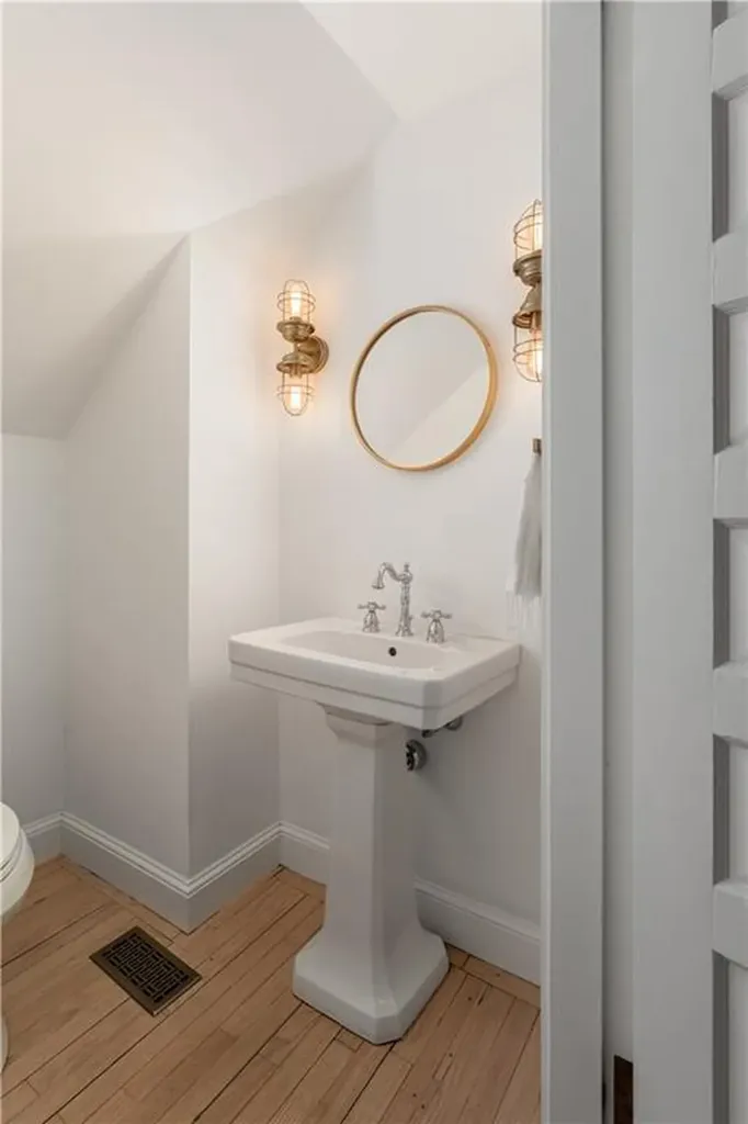 80 Kay Street Newport RI 02840