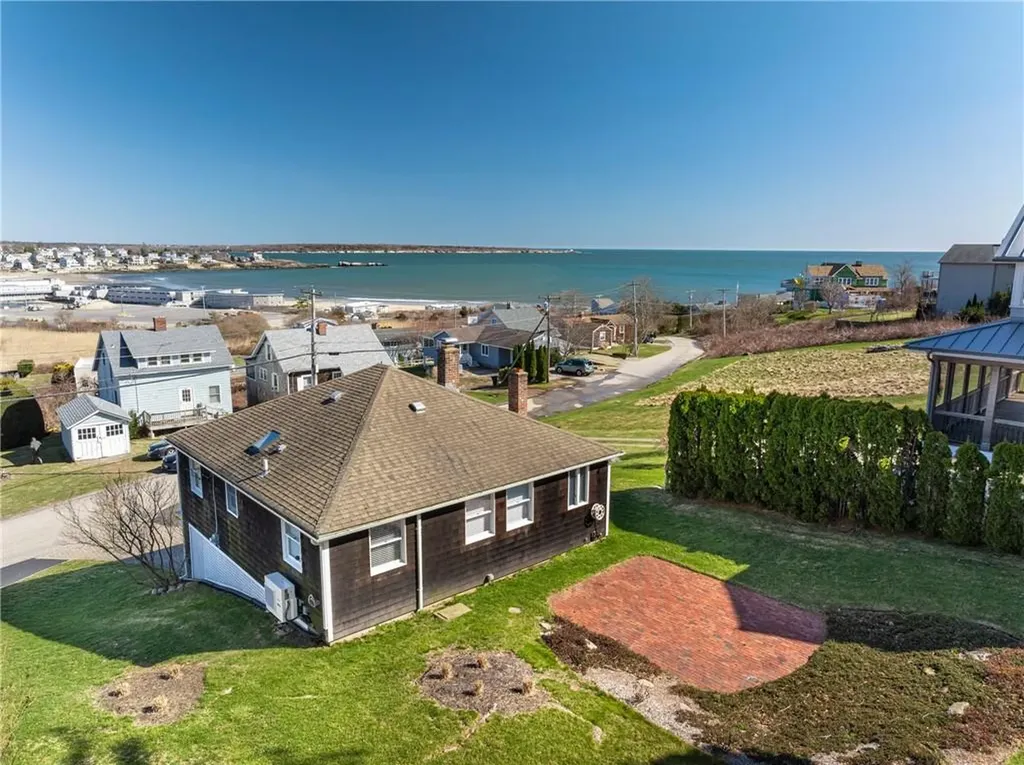 37 Conanicut Road Narragansett RI 02882