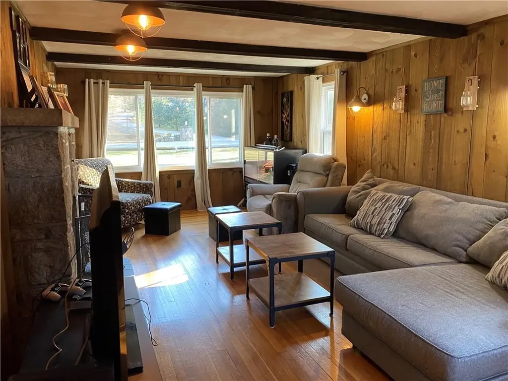 4 Old Greenville Road Johnston RI 02919