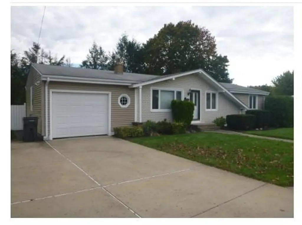 1 Sunrise Road Cranston RI 02920