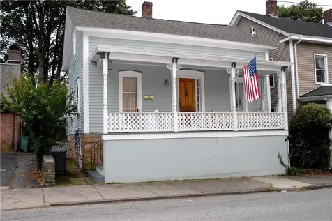 15 Young Street Newport RI 02840