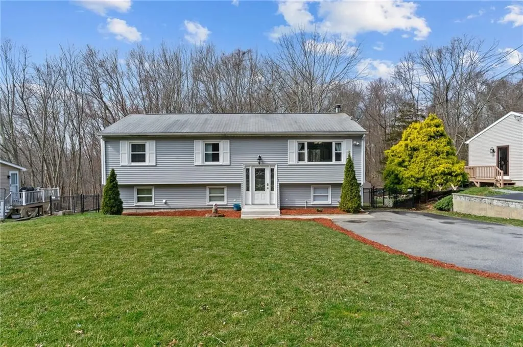 153 Lippitt Avenue Cranston RI 02921