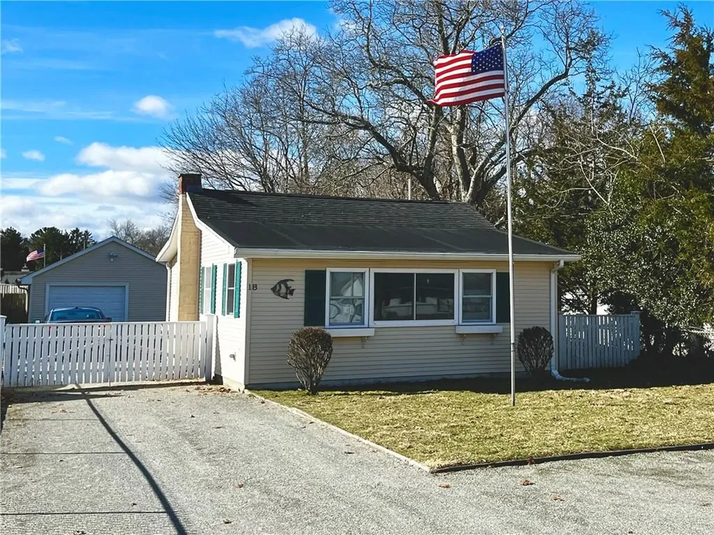 18 Lane 1 Warwick RI 02888