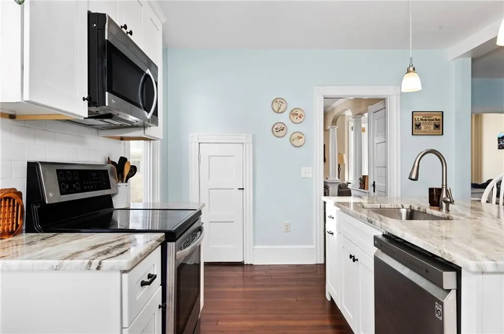 34 Hall Avenue Newport RI 02840