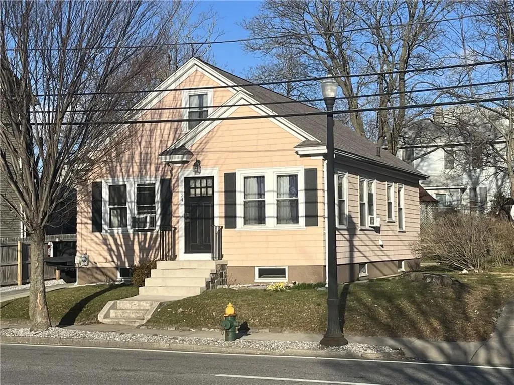 24 Garfield Avenue Cranston RI 02920