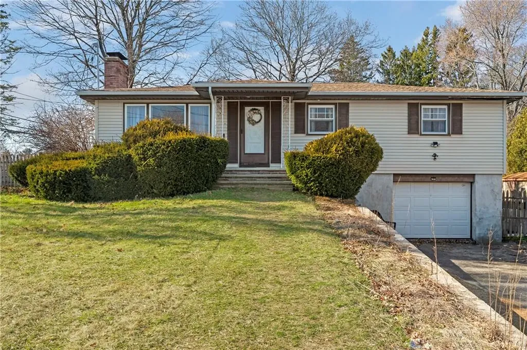 4 Elmwood Drive Cumberland RI 02864