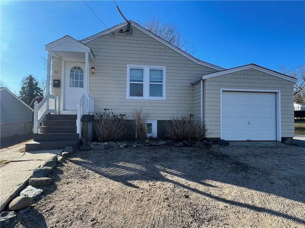 30 Livingston Place Middletown RI 02842