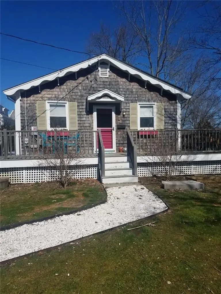8 Katzman Place Newport RI 02840
