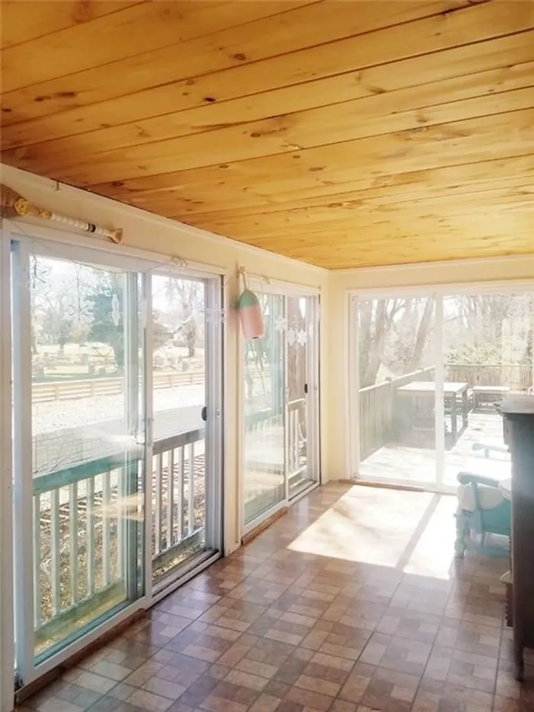 8 Katzman Place Newport RI 02840