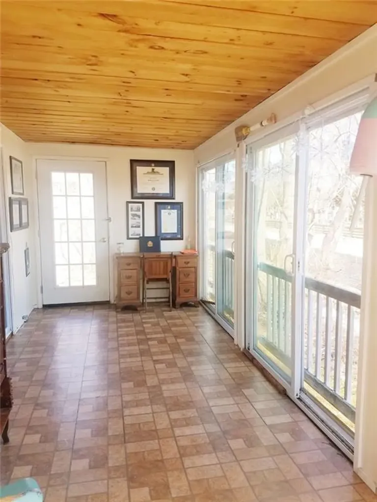 8 Katzman Place Newport RI 02840