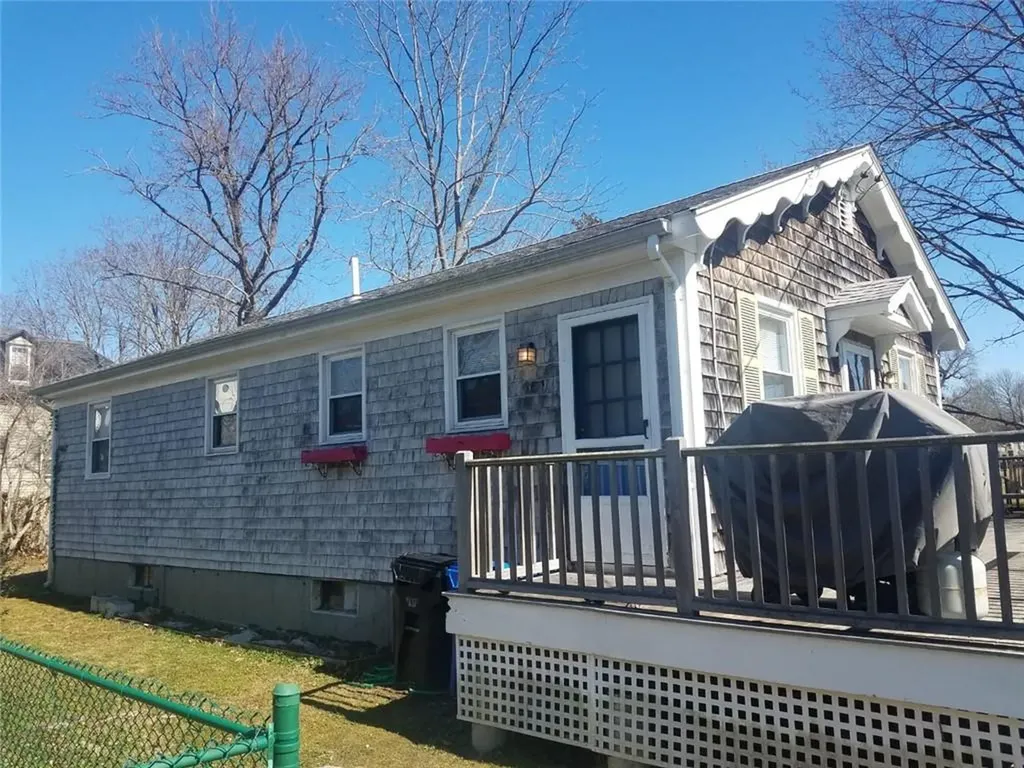 8 Katzman Place Newport RI 02840