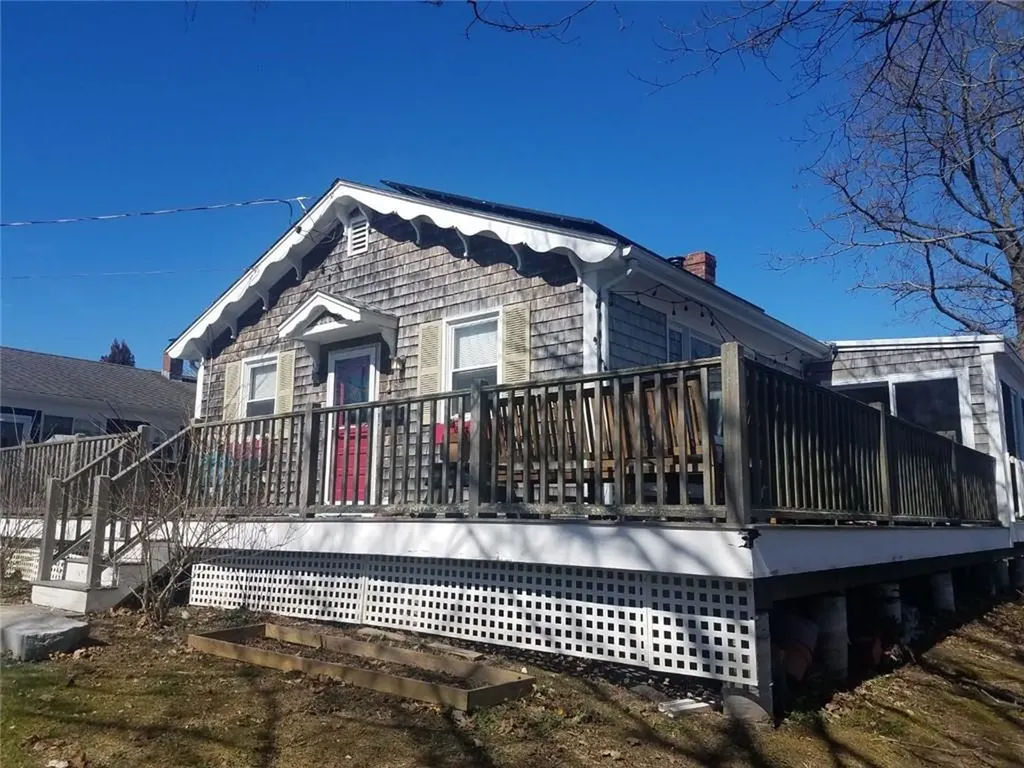 8 Katzman Place Newport RI 02840