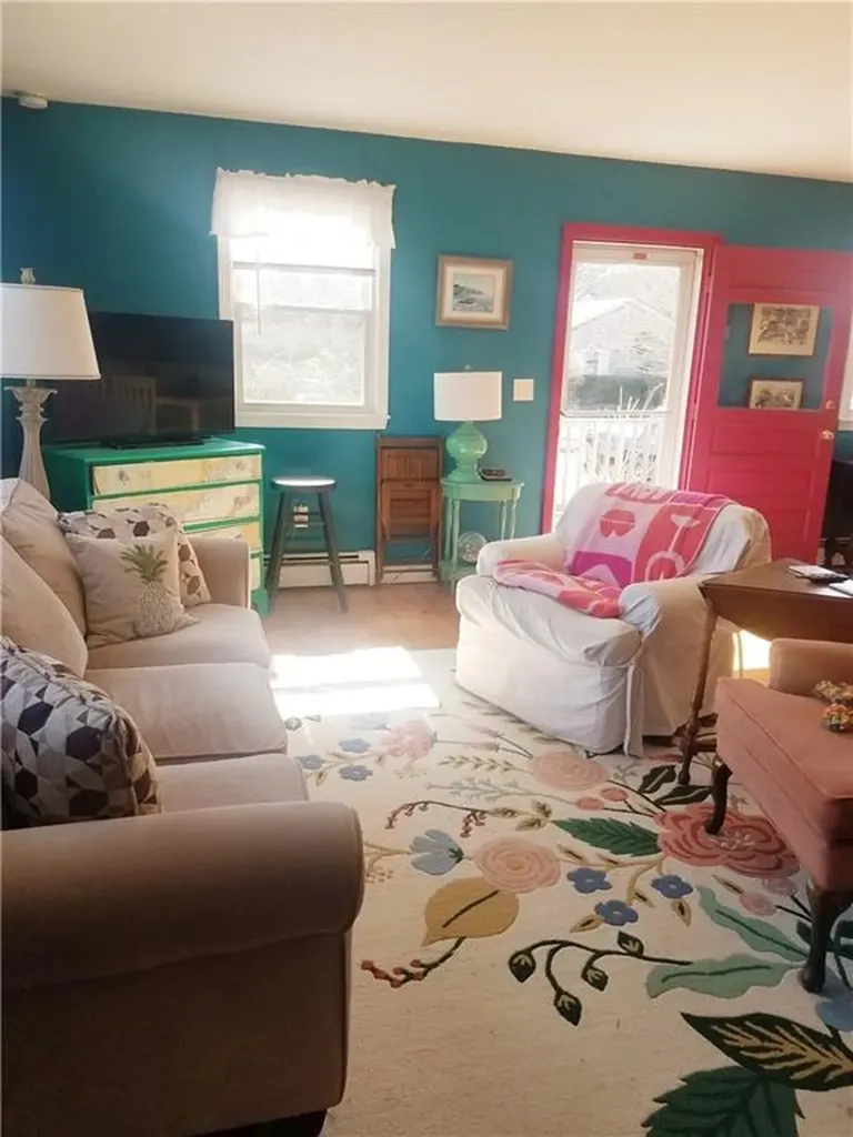 8 Katzman Place Newport RI 02840