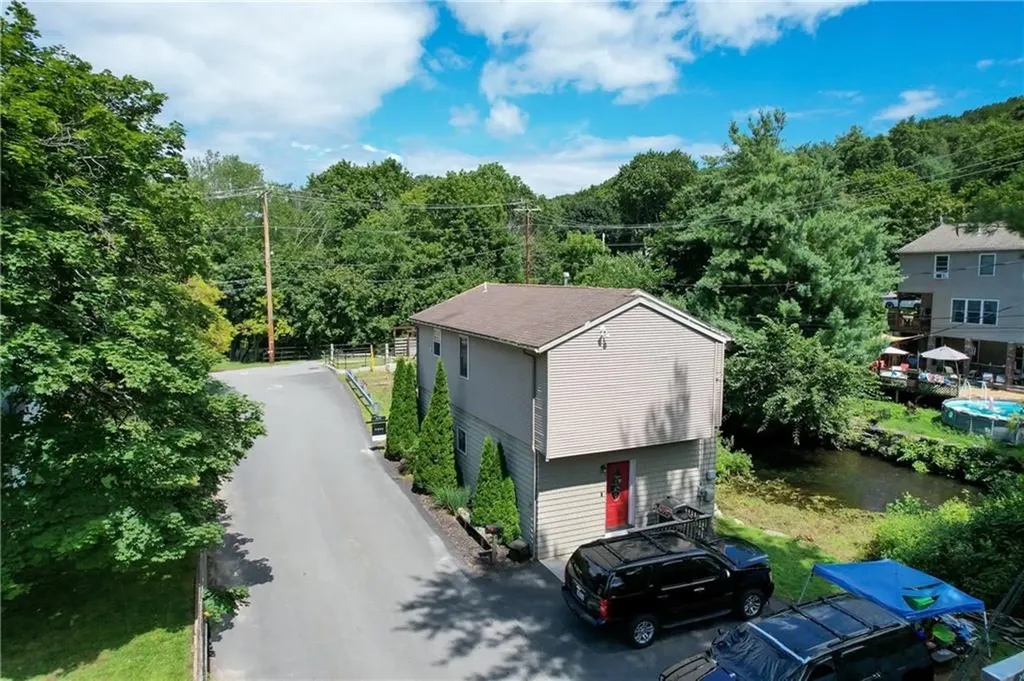 54 River Road Smithfield RI 02917