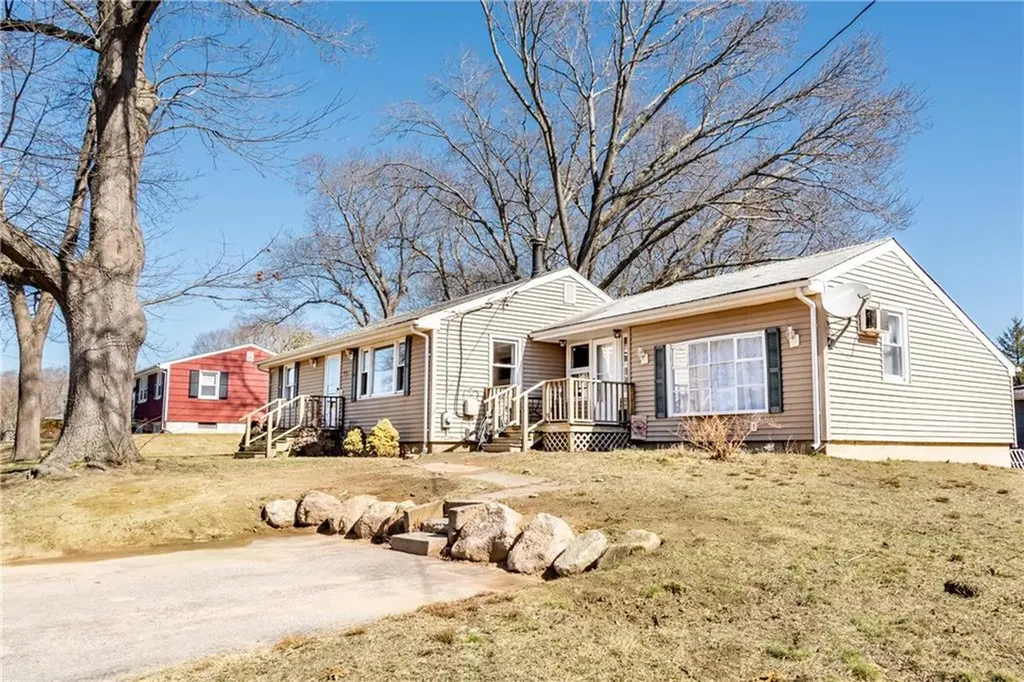 166 Wriston Avenue Warwick RI 02888