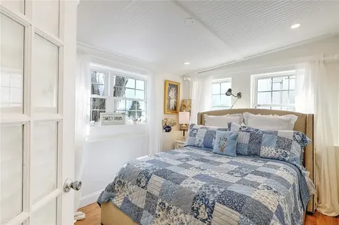 106 King Philip Avenue Bristol RI 02809