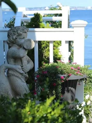 106 King Philip Avenue Bristol RI 02809