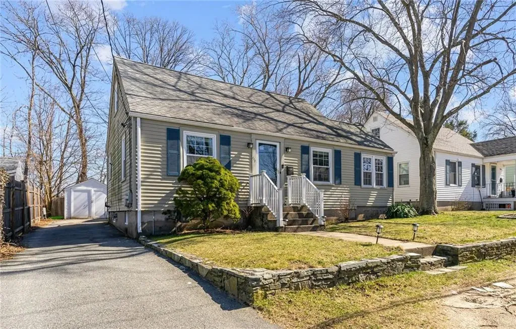 112 River Street Warwick RI 02888