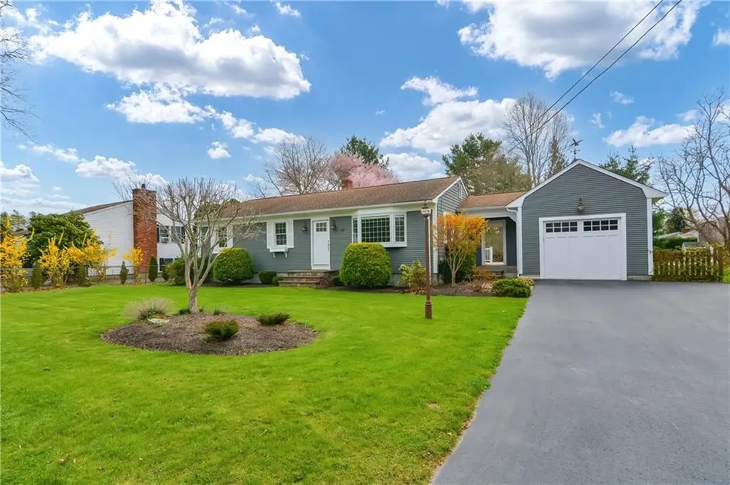 92 Mulberry Road Bristol RI 02809