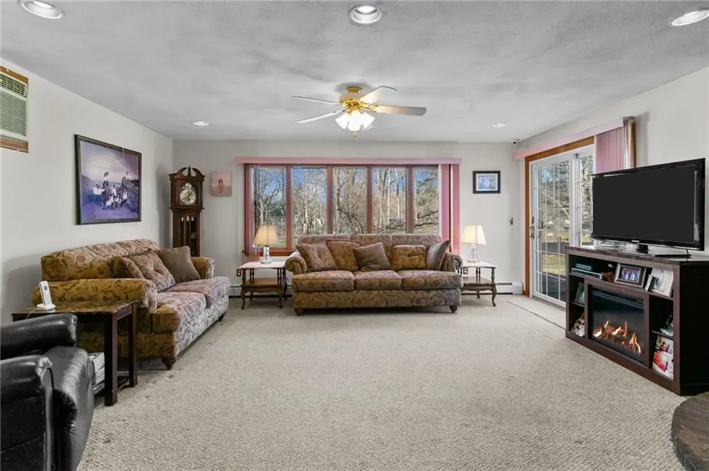 2 Meadow View Boulevard North Providence RI 02904