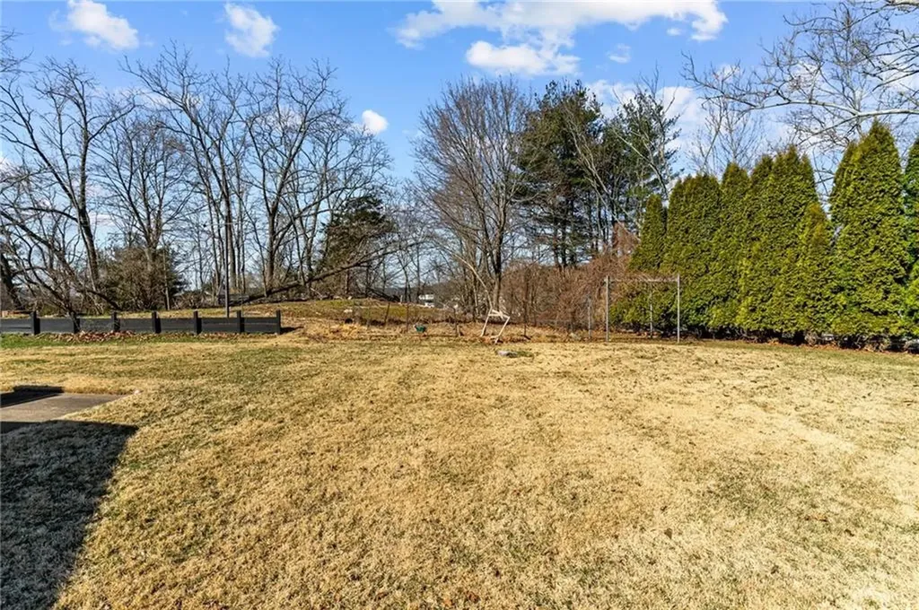 2 Meadow View Boulevard North Providence RI 02904