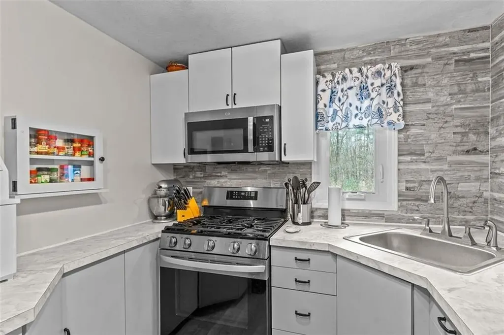 133 Brown Avenue Johnston RI 02919