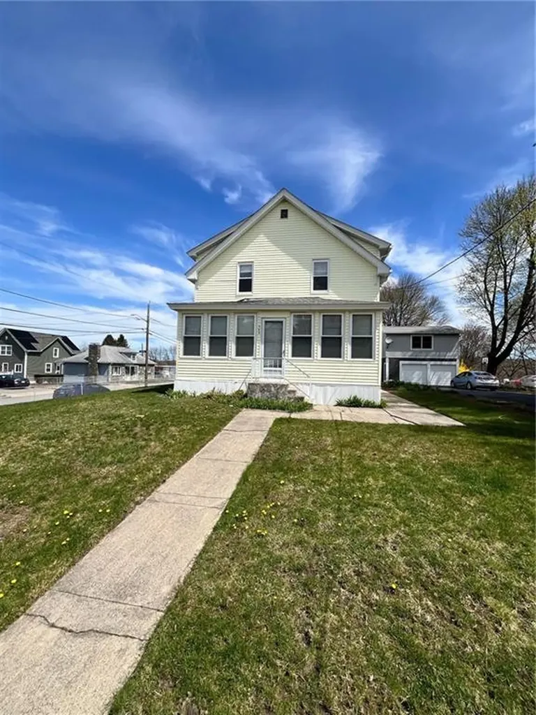 544 Manville Road Woonsocket RI 02895
