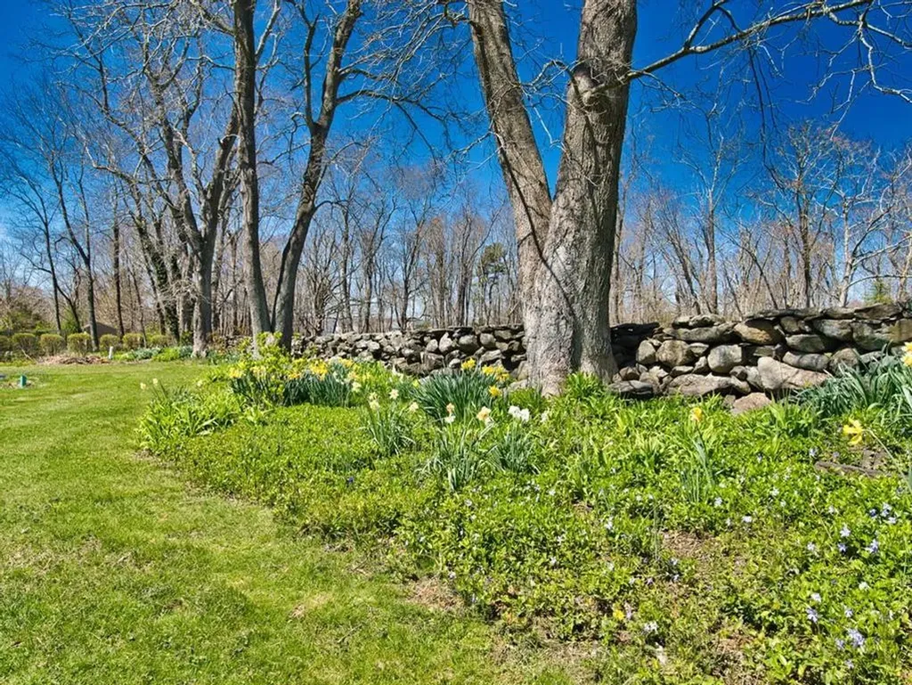 38 Bonniefield Drive Tiverton RI 02878
