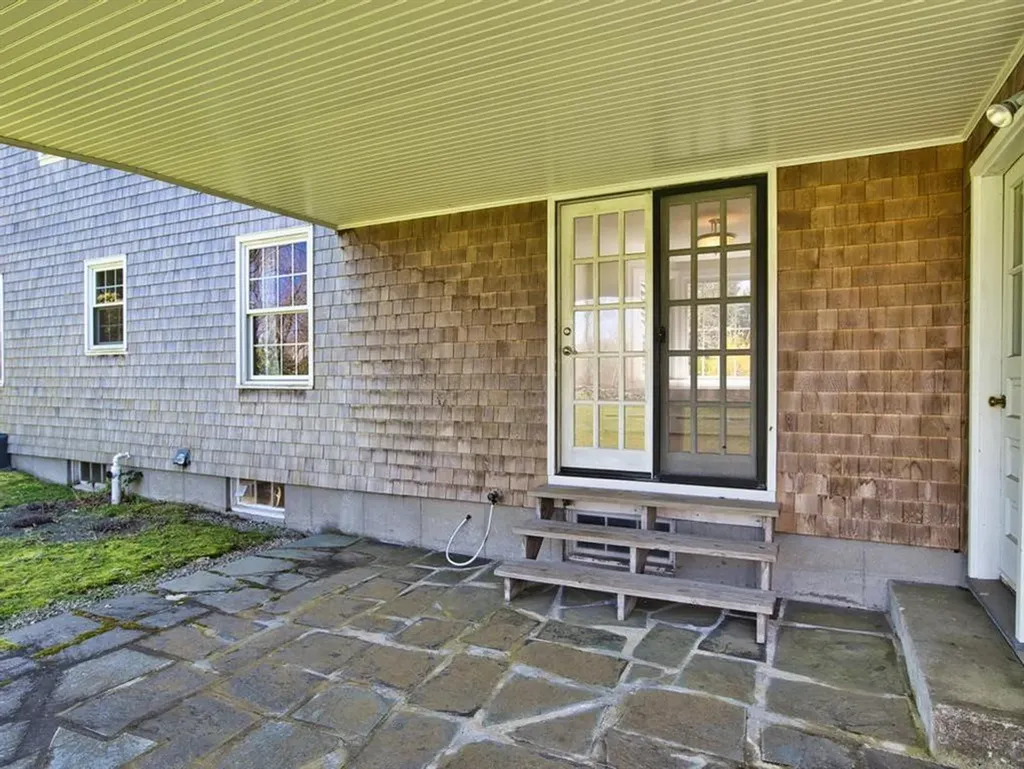38 Bonniefield Drive Tiverton RI 02878