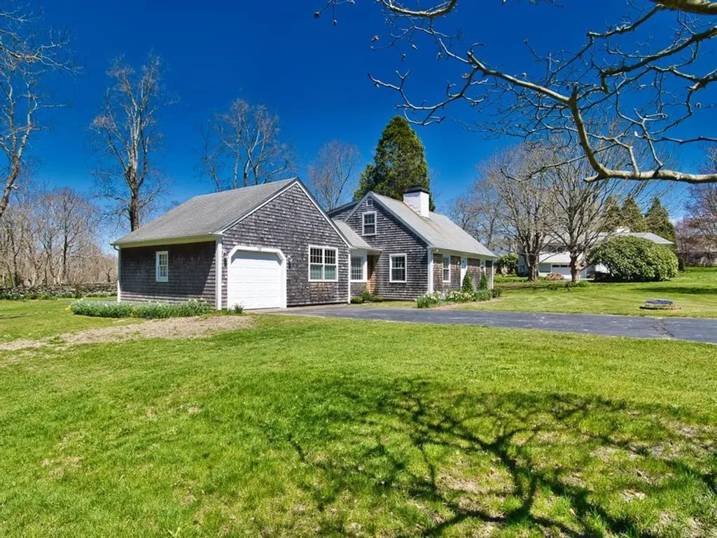 38 Bonniefield Drive Tiverton RI 02878