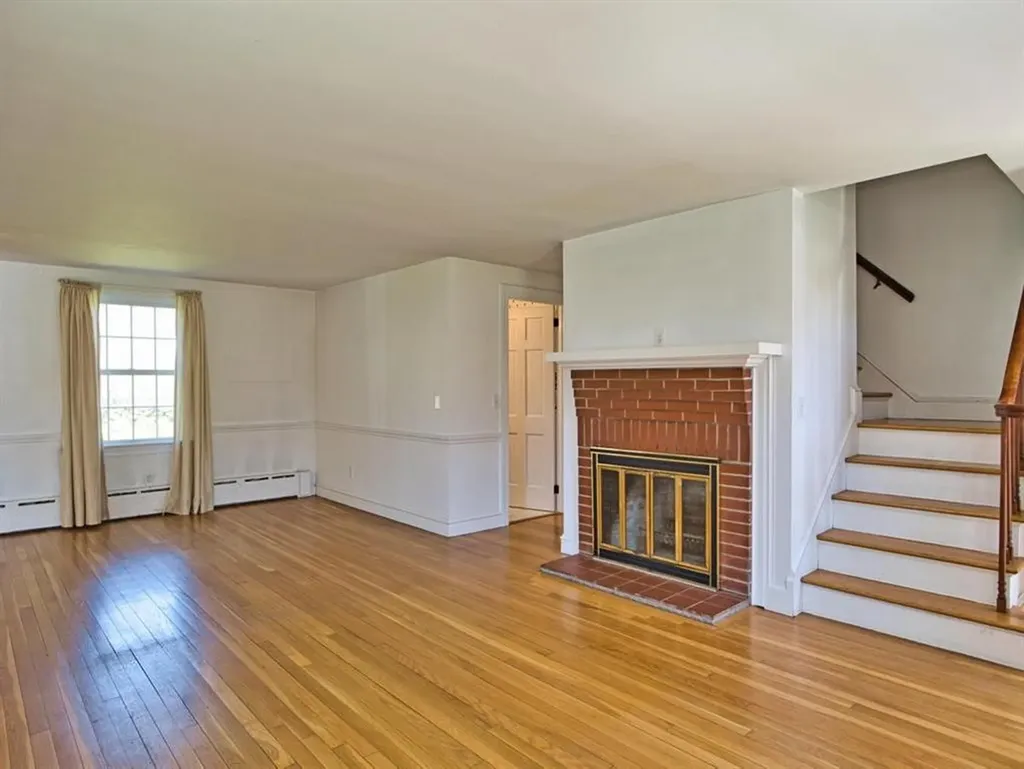 38 Bonniefield Drive Tiverton RI 02878